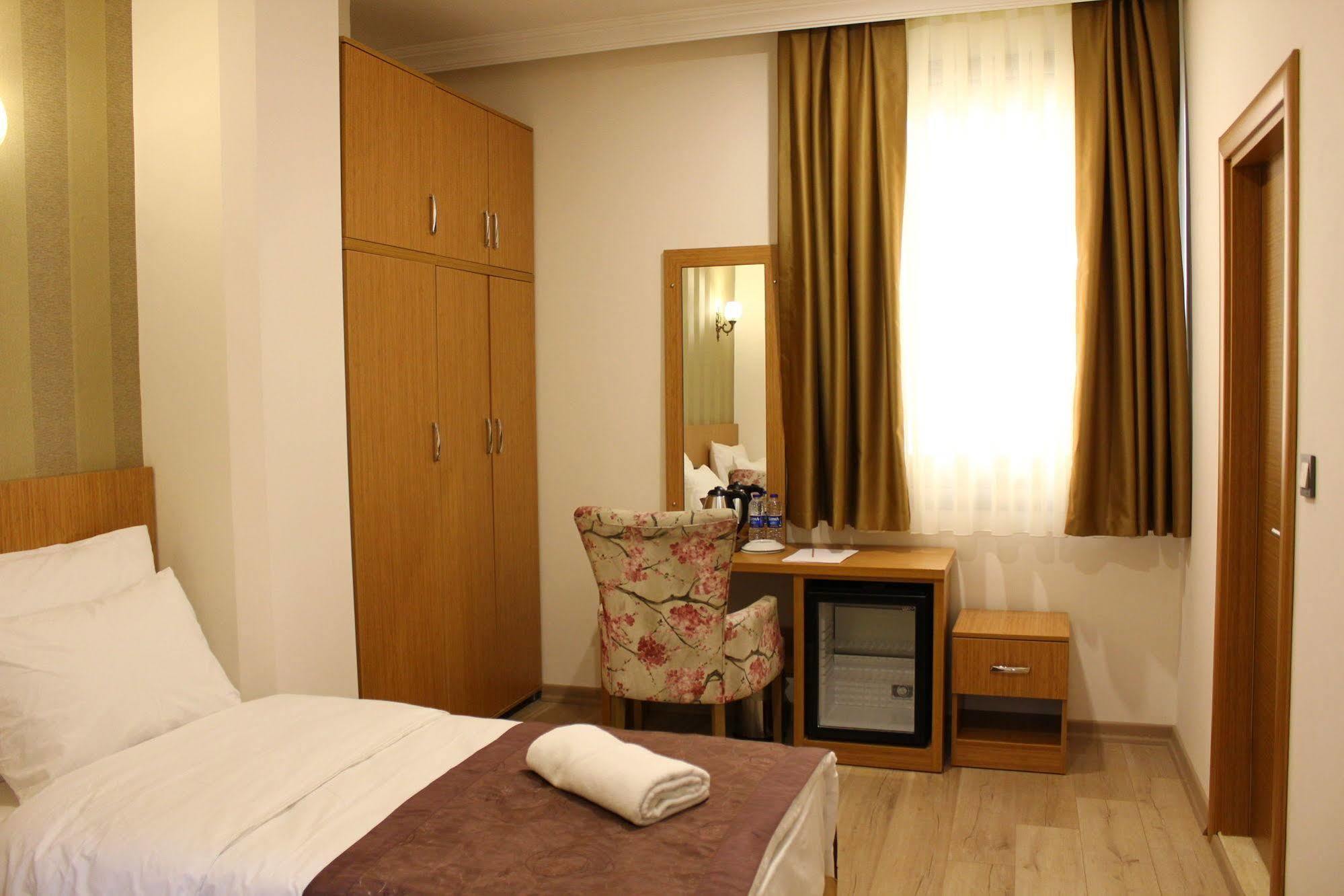 Realist Hotel Стамбул Экстерьер фото