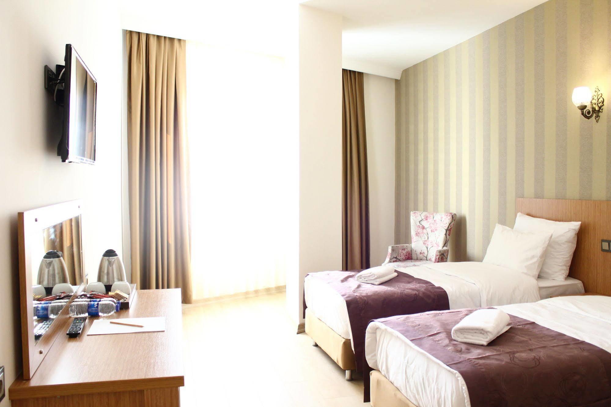 Realist Hotel Стамбул Экстерьер фото
